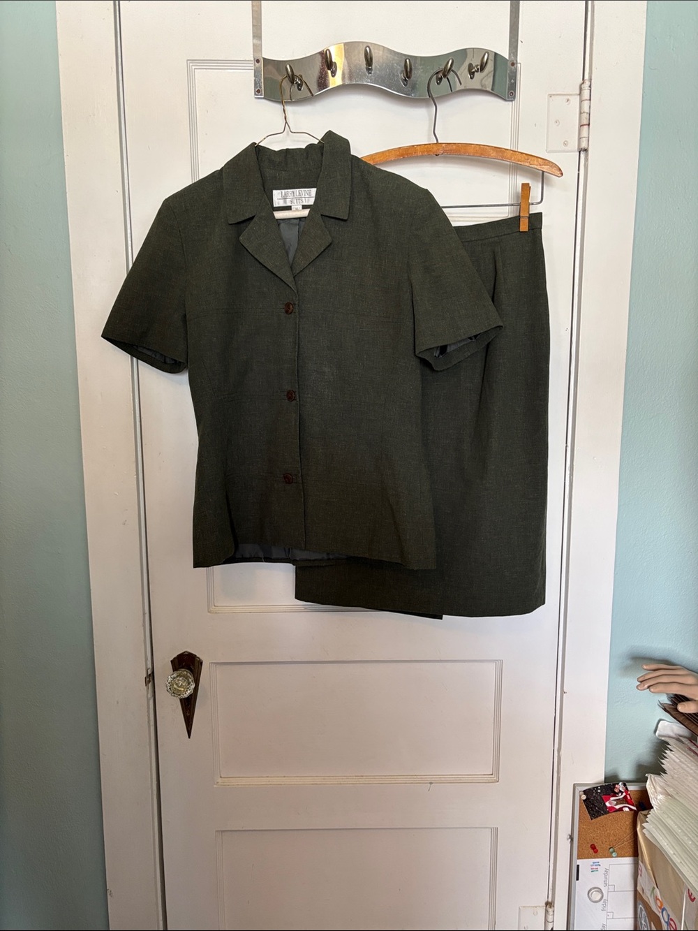 Larry Levine Vintage Short Sleeve Jacket & Skirt Suit Olive Green Size 10